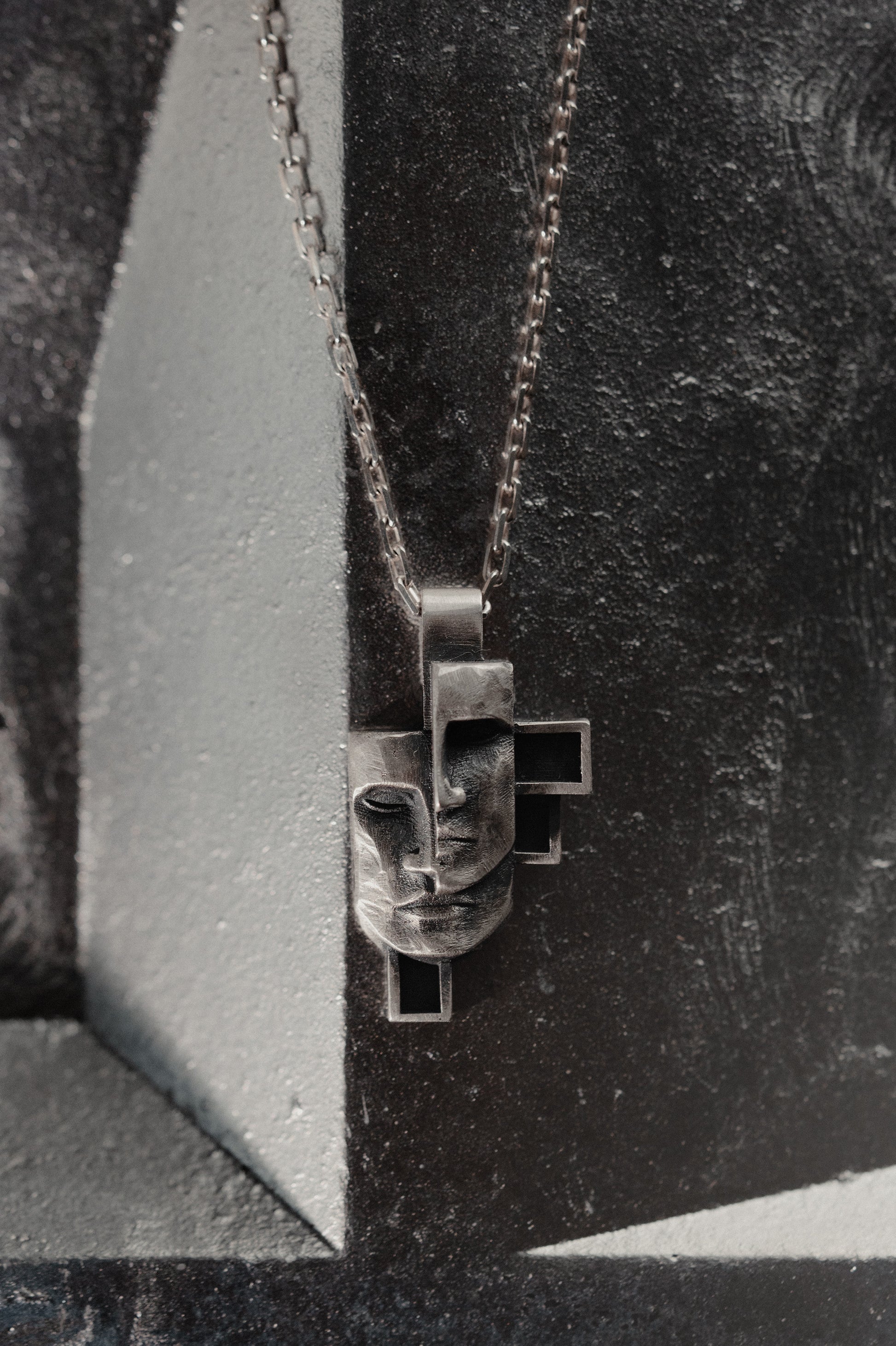 MEARR-NECKALCE